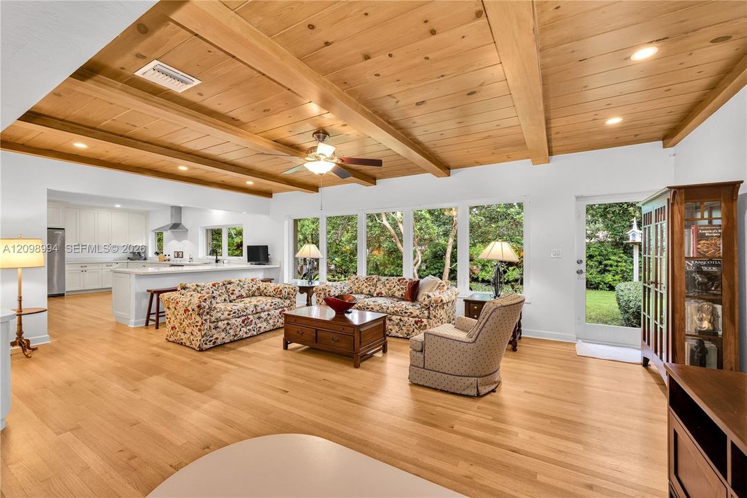 For Sale: $2,495,000 (3 beds, 2 baths, 2438 Square Feet)