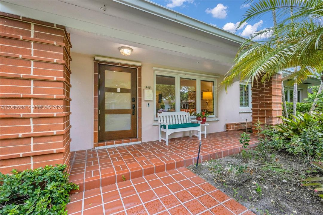 For Sale: $2,495,000 (3 beds, 2 baths, 2438 Square Feet)