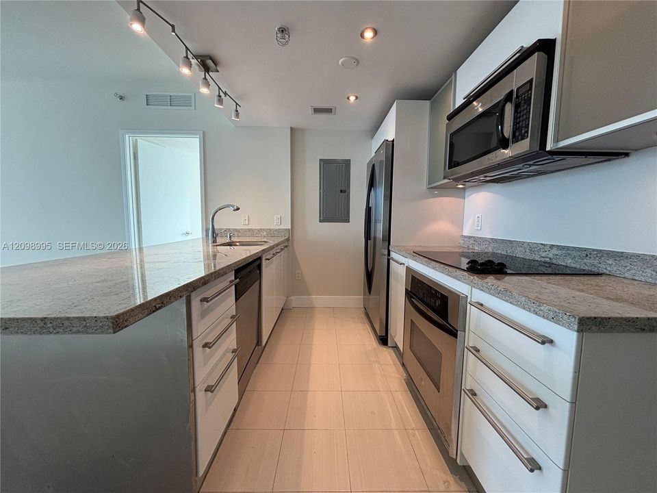 For Rent: $3,600 (2 beds, 2 baths, 1212 Square Feet)
