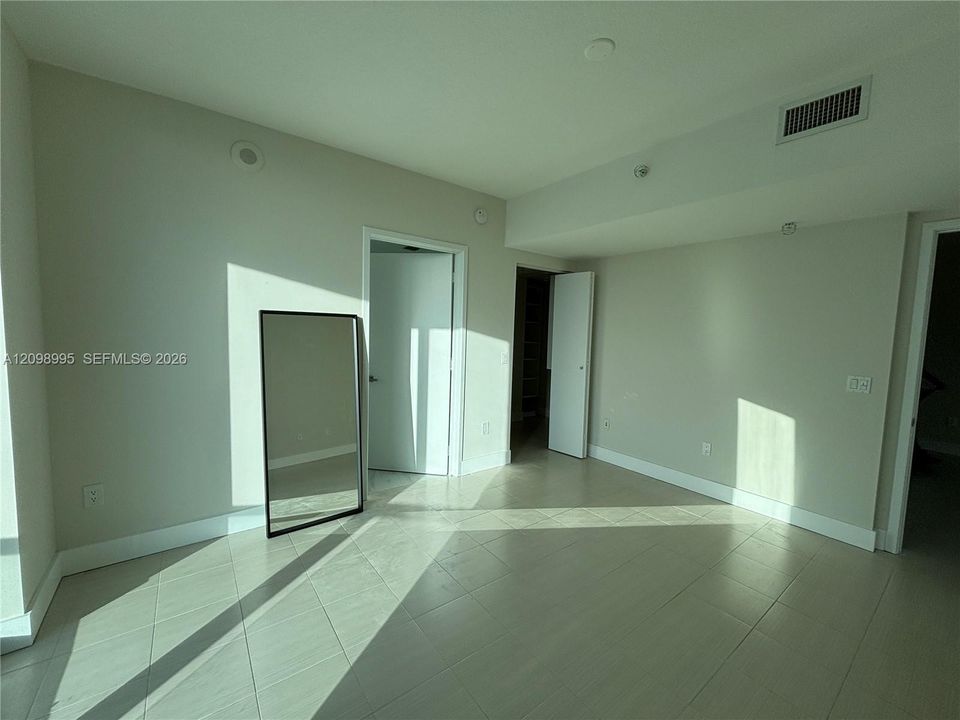 For Rent: $3,600 (2 beds, 2 baths, 1212 Square Feet)