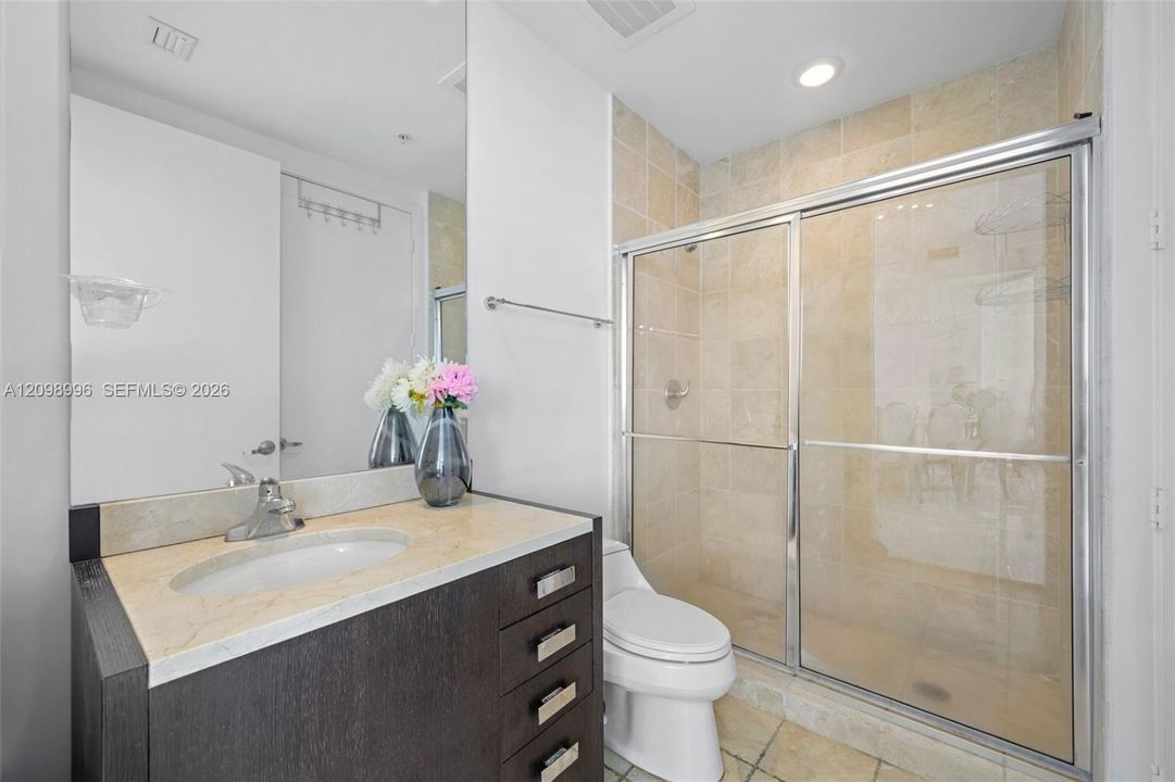 For Sale: $1,195,000 (2 beds, 2 baths, 1289 Square Feet)