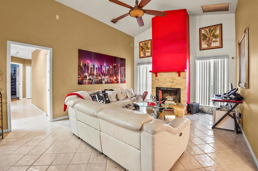 27 Living room 01