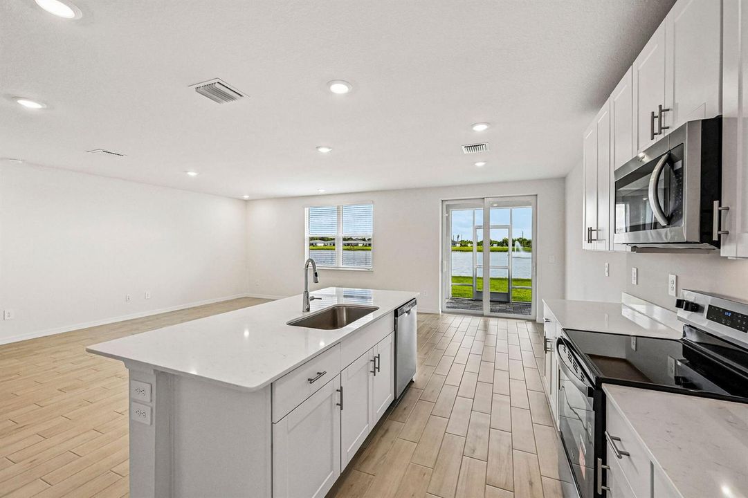 5590 Hampton Park Cir Vero (13)