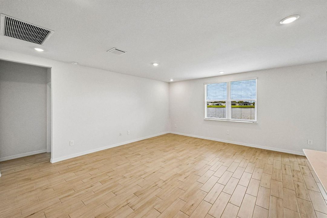 5590 Hampton Park Cir Vero (7)