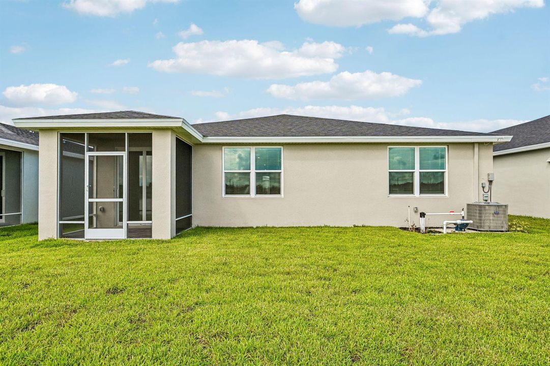5590 Hampton Park Cir Vero (34)
