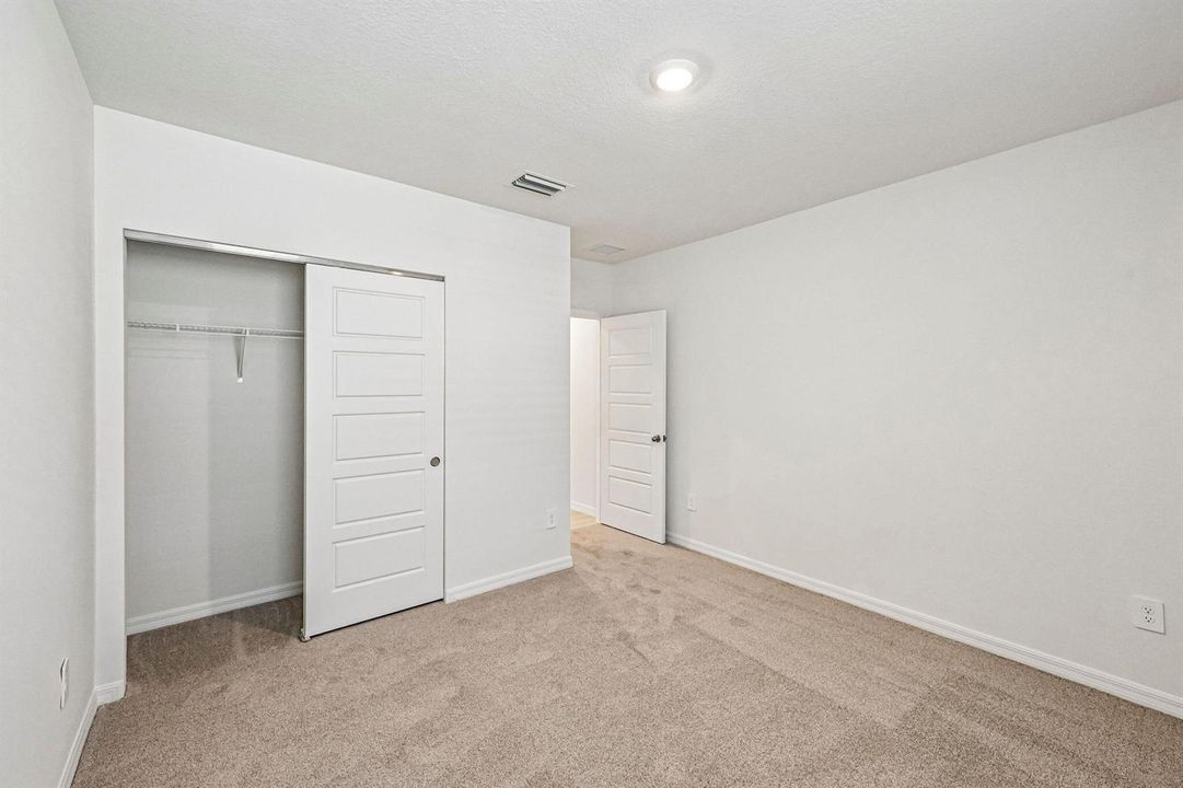 5590 Hampton Park Cir Vero (21)