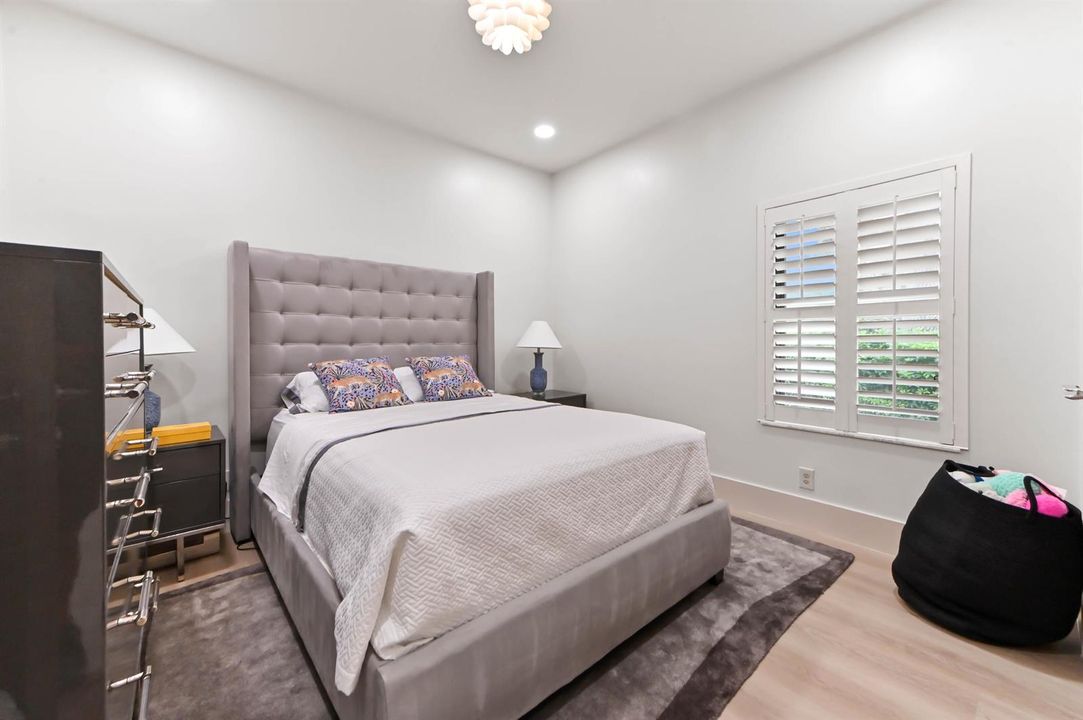 05 bedroom 02