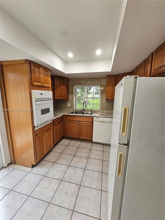 В аренду: $3,300 (3 спален, 2 ванн, 1397 Квадратных фут)