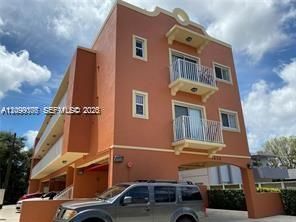 For Sale: $279,000 (2 beds, 1 baths, 749 Square Feet)