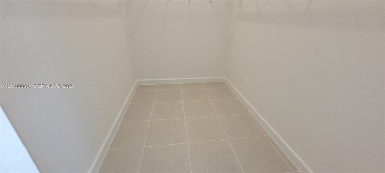 En Renta: $4,800 (4 camas, 3 baños, 2319 Pies cuadrados)