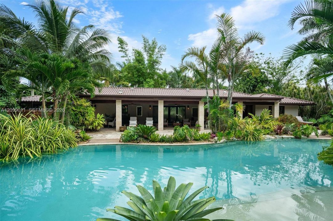 En Venta: $8,500,000 (3 camas, 3 baños, 2956 Pies cuadrados)