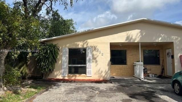 For Rent: $2,700 (3 beds, 2 baths, 2631 Square Feet)
