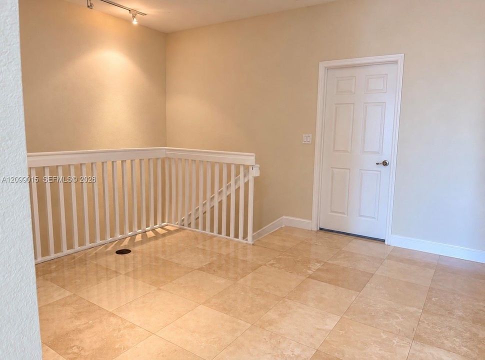 出租: $4,300 (3 贝兹, 2 浴室, 2062 平方英尺)