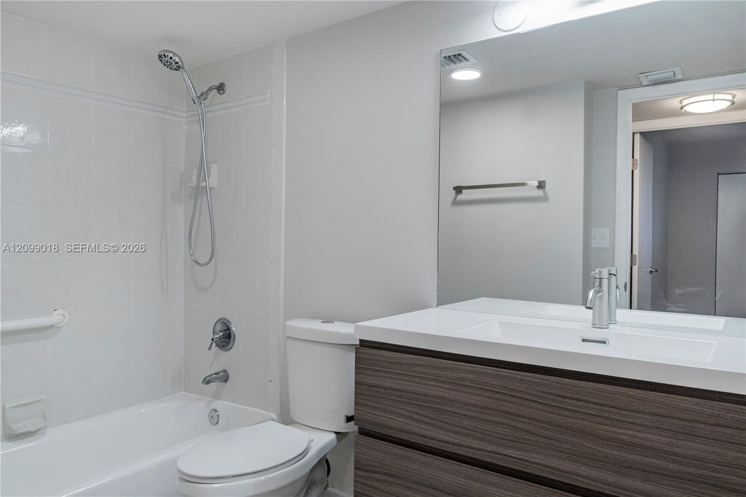 En Renta: $2,800 (3 camas, 2 baños, 1680 Pies cuadrados)