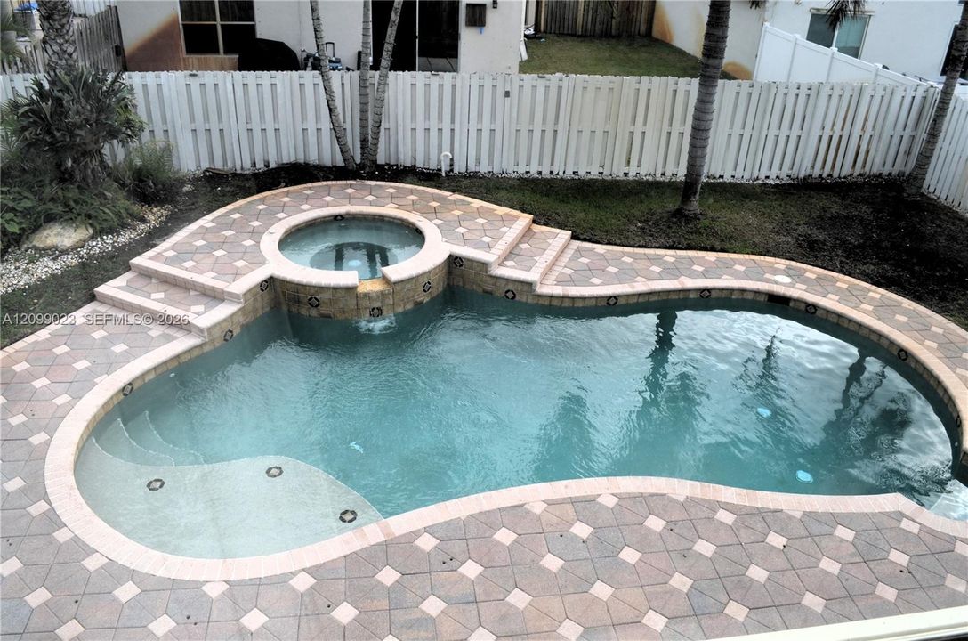 For Rent: $4,400 (3 beds, 2 baths, 2078 Square Feet)