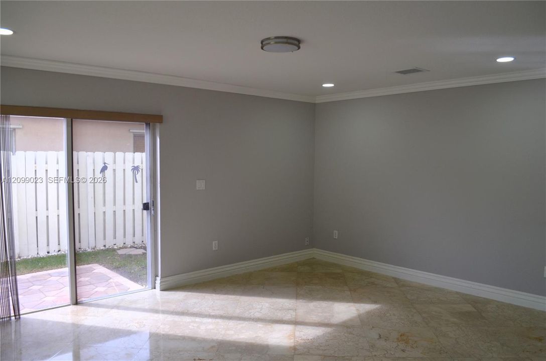 For Rent: $4,400 (3 beds, 2 baths, 2078 Square Feet)
