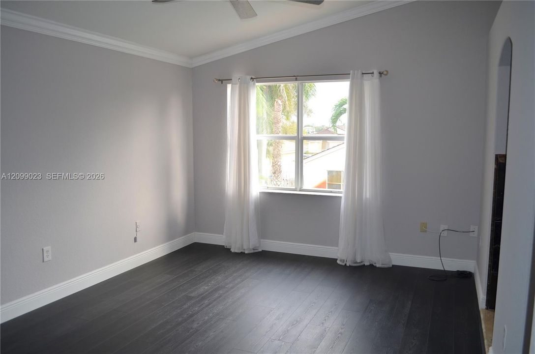 For Rent: $4,400 (3 beds, 2 baths, 2078 Square Feet)