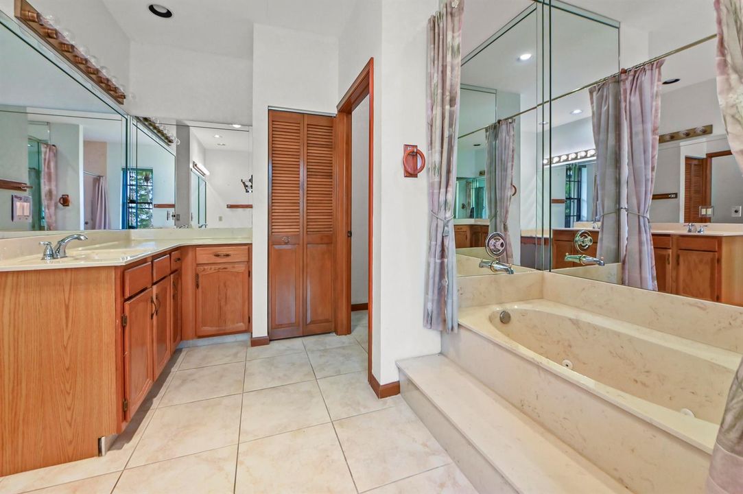 29 Bathroom 02