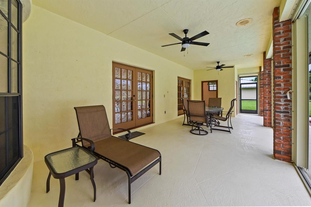 31 Patio 01