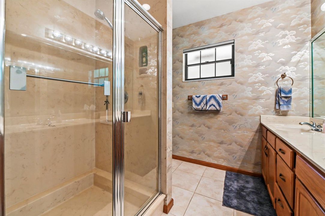 24 Bathroom 02
