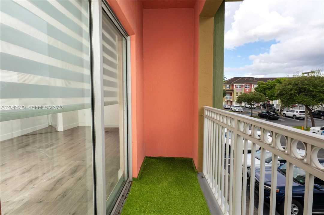 В аренду: $2,600 (2 спален, 2 ванн, 1260 Квадратных фут)