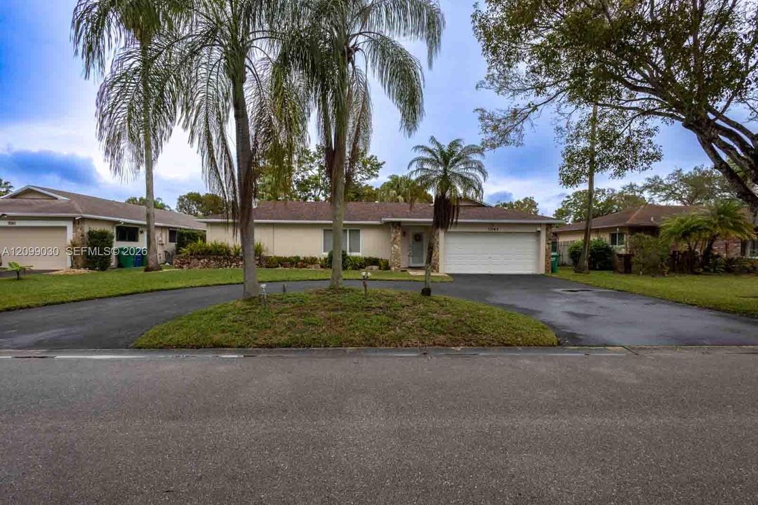 For Sale: $675,000 (4 beds, 2 baths, 1954 Square Feet)