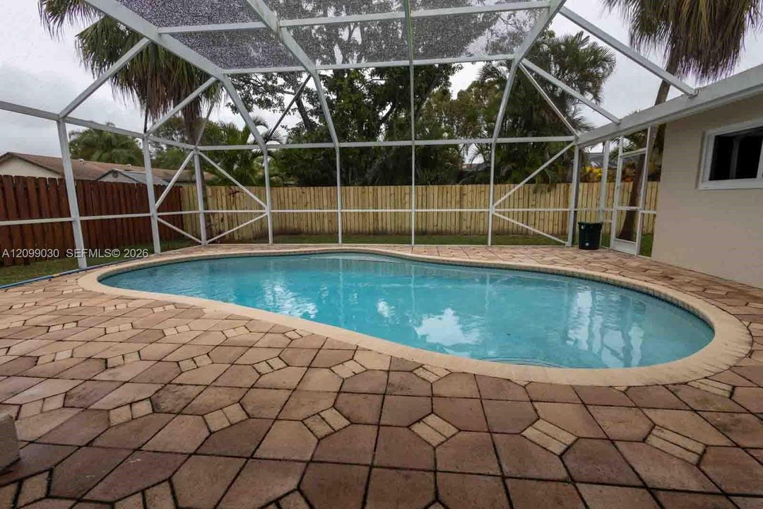 For Sale: $675,000 (4 beds, 2 baths, 1954 Square Feet)