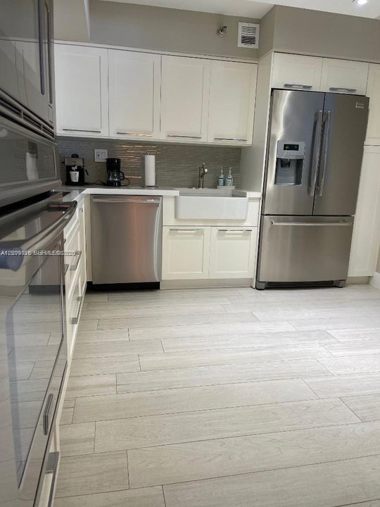 For Rent: $3,900 (2 beds, 2 baths, 1353 Square Feet)