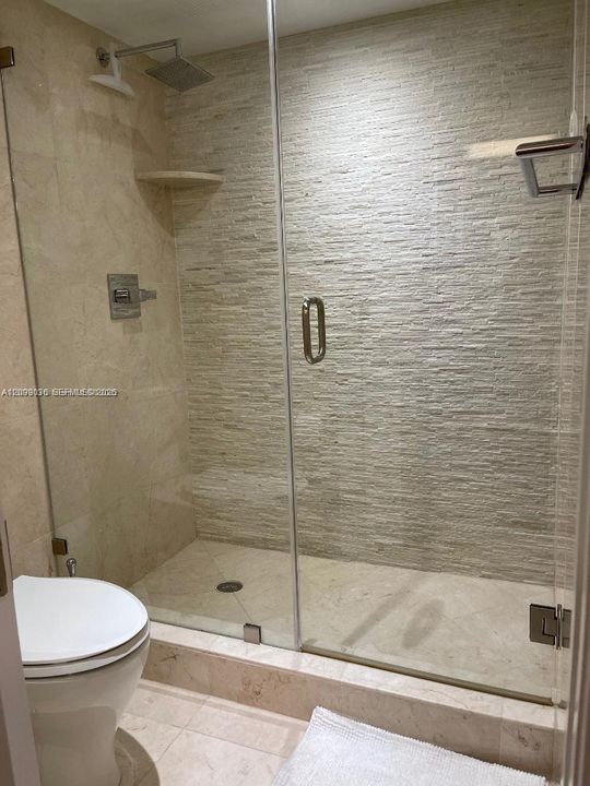 For Rent: $3,900 (2 beds, 2 baths, 1353 Square Feet)