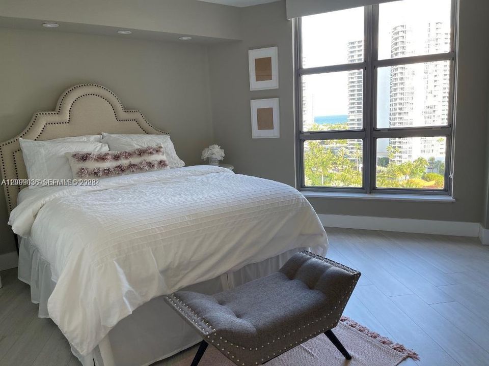 For Rent: $3,900 (2 beds, 2 baths, 1353 Square Feet)