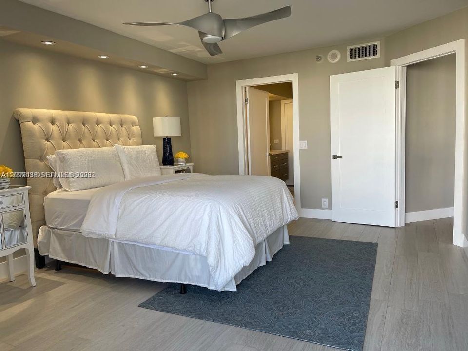 For Rent: $3,900 (2 beds, 2 baths, 1353 Square Feet)