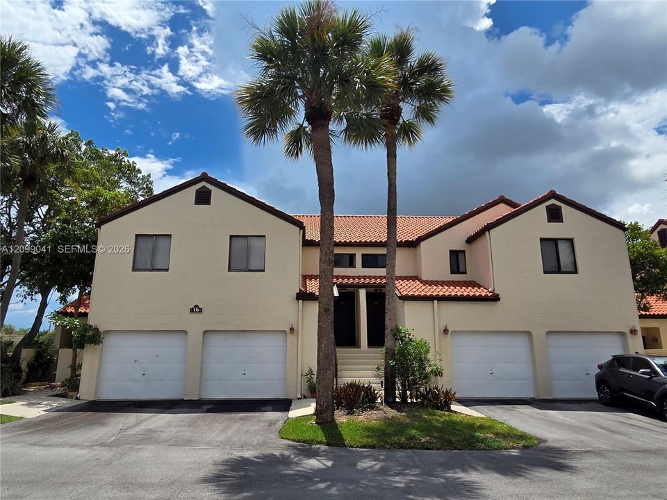 For Sale: $260,000 (3 beds, 2 baths, 1096 Square Feet)