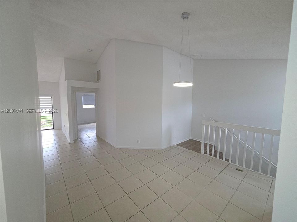 For Sale: $260,000 (3 beds, 2 baths, 1096 Square Feet)