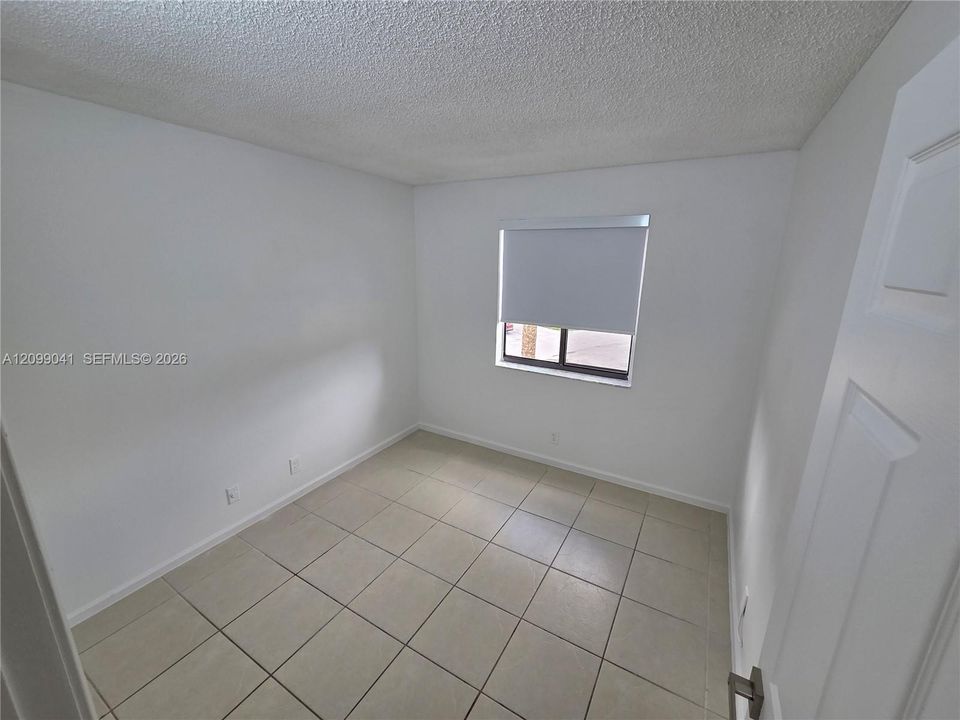 For Sale: $260,000 (3 beds, 2 baths, 1096 Square Feet)
