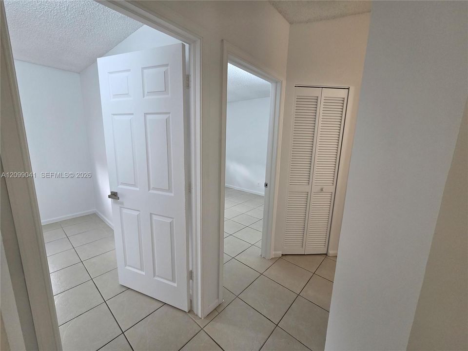 For Sale: $260,000 (3 beds, 2 baths, 1096 Square Feet)