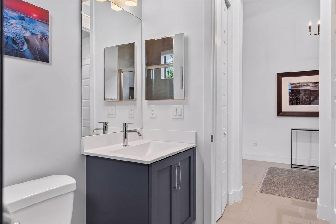 18-web-or-mls-Front Guest Bathroom