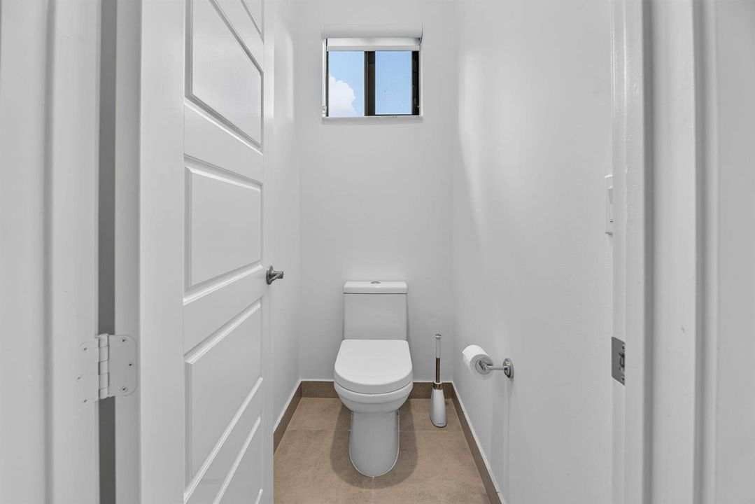 41-web-or-mls-Primary bathroom 4