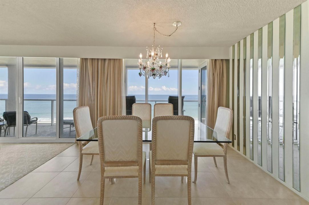 OCEANFRONT Dining
