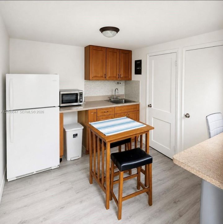 В аренду: $1,300 (1 спален, 1 ванн, 600 Квадратных фут)