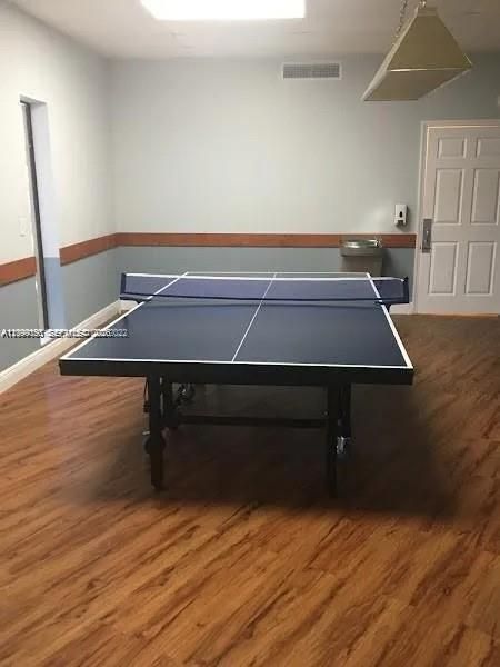 For Sale: $202,750 (2 beds, 2 baths, 1015 Square Feet)