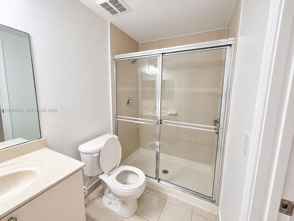 For Rent: $2,100 (2 beds, 2 baths, 809 Square Feet)