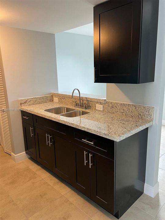 For Rent: $2,900 (3 beds, 1 baths, 1026 Square Feet)