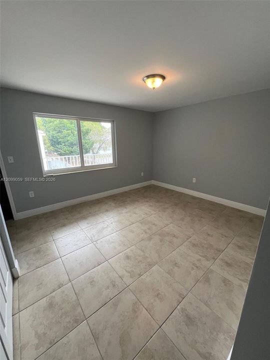 For Rent: $2,900 (3 beds, 1 baths, 1026 Square Feet)