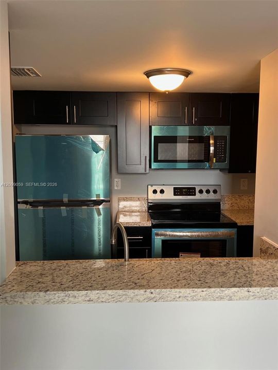 For Rent: $2,900 (3 beds, 1 baths, 1026 Square Feet)