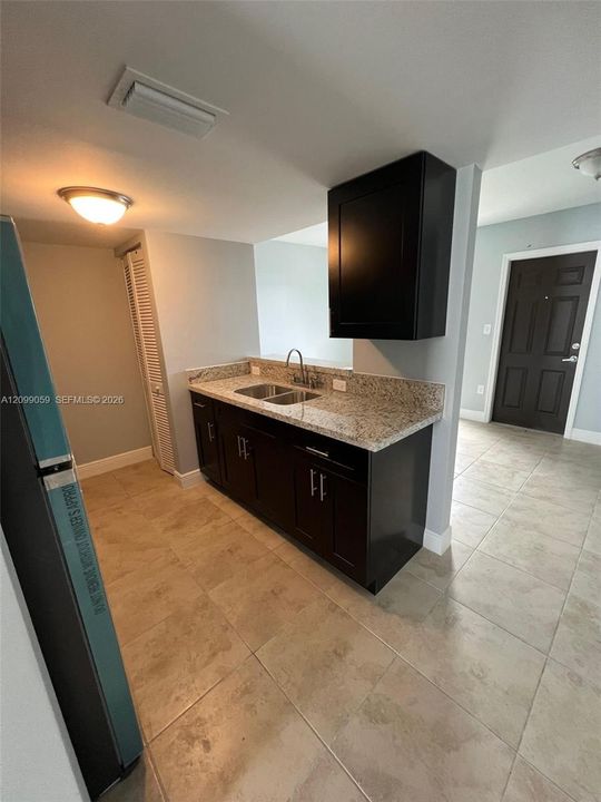 For Rent: $2,900 (3 beds, 1 baths, 1026 Square Feet)