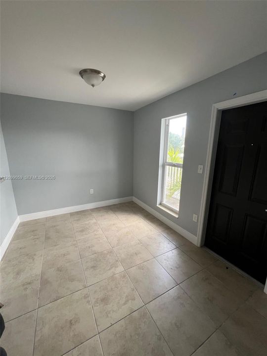 For Rent: $2,900 (3 beds, 1 baths, 1026 Square Feet)
