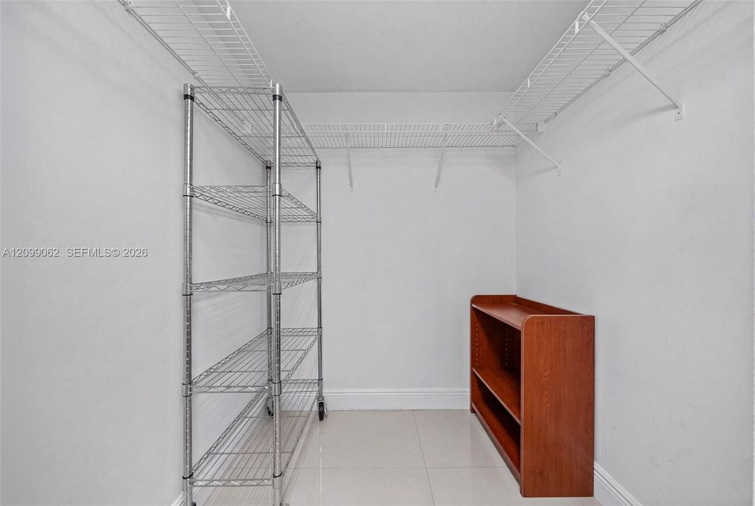 В аренду: $3,300 (1 спален, 1 ванн, 825 Квадратных фут)