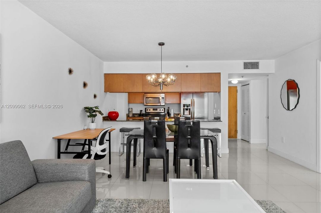 В аренду: $3,300 (1 спален, 1 ванн, 825 Квадратных фут)