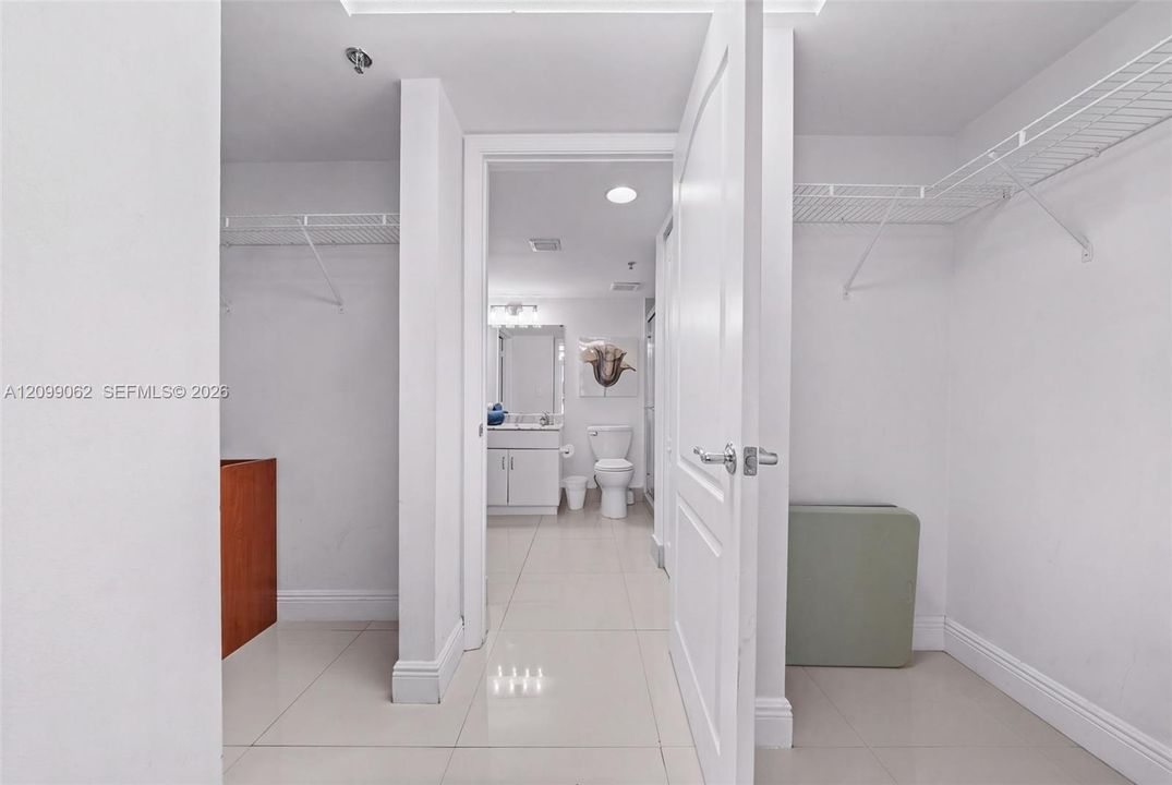 В аренду: $3,300 (1 спален, 1 ванн, 825 Квадратных фут)