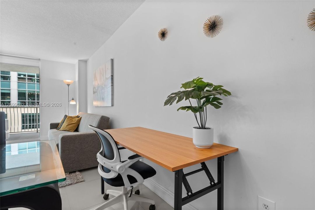В аренду: $3,300 (1 спален, 1 ванн, 825 Квадратных фут)